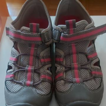 Dekliški športni/pohodni sandali št. 34