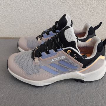 Dekliški-ženski čevlji Adidas Terrex št. 38 (KOT NOVI)