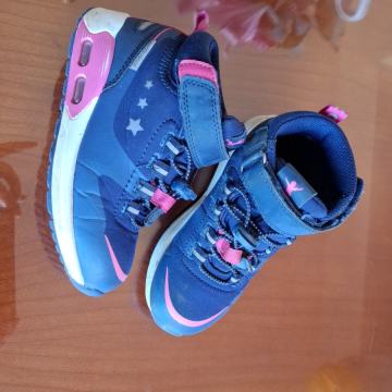 dekliški zimski modni / športni čevlji - teniske št. 27