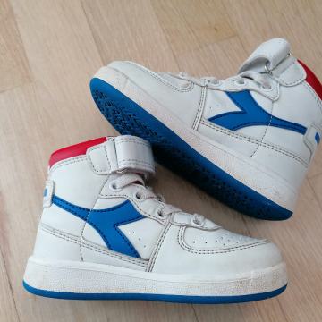 Diadora superge št. 24