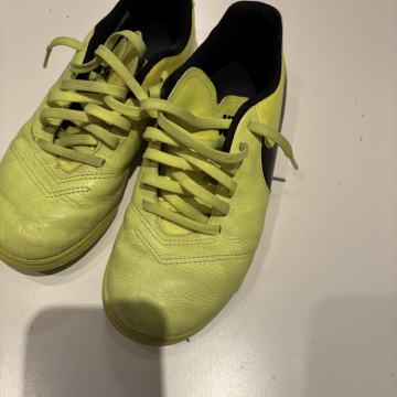 Dvoranske superge Nike 36