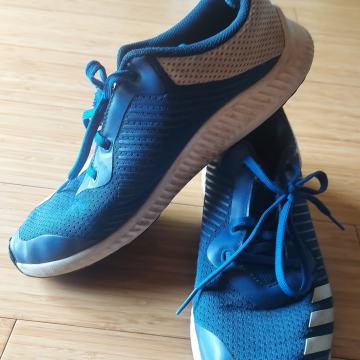 FANTOVSKE SUPERGE ADIDAS ŠT. 37,5