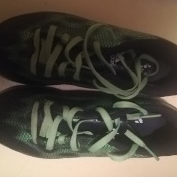 Fantovski športni čevlji Adidas št. 33,5