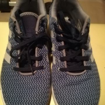 Fantovski športni čevlji Adidas št. 38