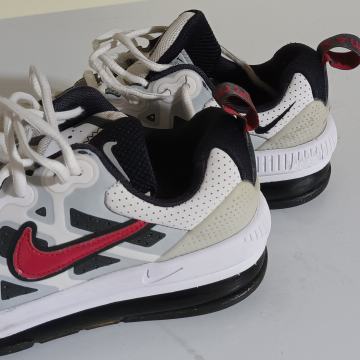 Fantovski športni copati Nike 36.5