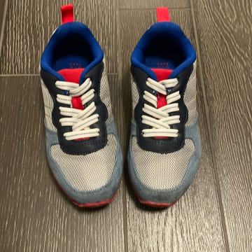 Gap superge velikost 28