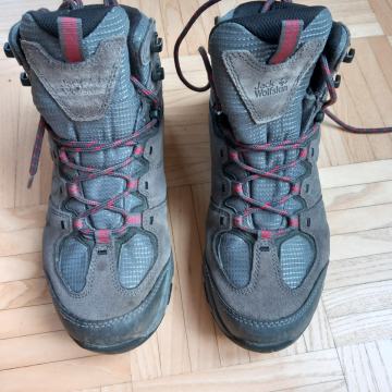 pohodni čevlji, gojzarji št. 37,5 Jack Wolfskin