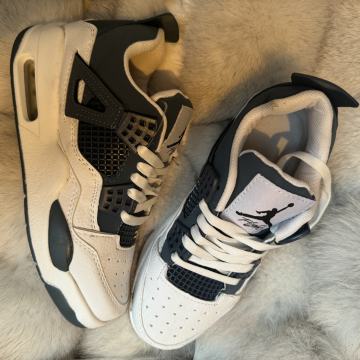 Jordan teniski velikost 37