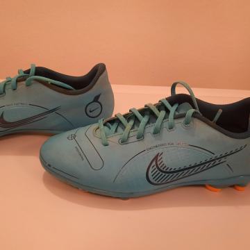 Kopačke Nike (št.38)