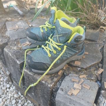 Mckinley pohodni čevlji št. 28