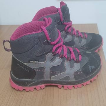 McKinley pohodni številka 28, 20€, tel 041 474277