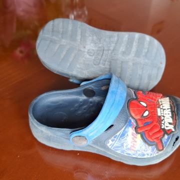 natikači spider-man št. 23