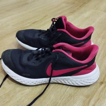 Nike 38
