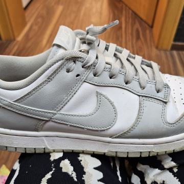 NIKE LOW DUNK SIVI ŠT.42