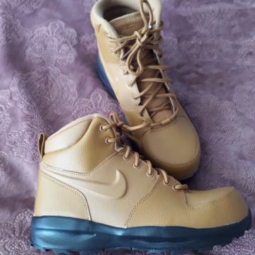 NIKE MANOA LTR KIDS velikost 40 US 7Y