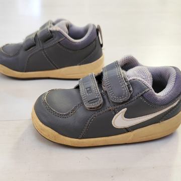 NIKE št. 23 1/2 superge original