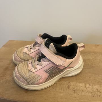Nike st.25