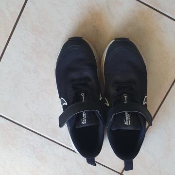 Nike št.35