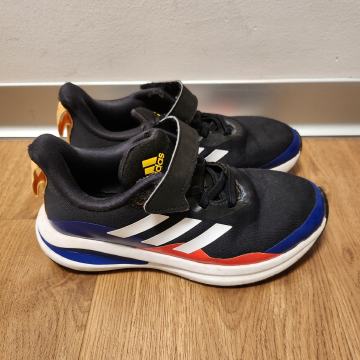 OTROŠKE SUPERGE ADIDAS ŠT. 32