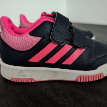 Otroške superge Adidas številka 27 (notranjost čevlja 17,5 cm)