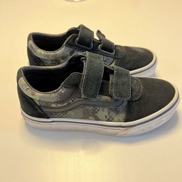 Otroške Vans teniske superge old skool št. 31,5