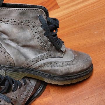 Otroški čevelj št. 35