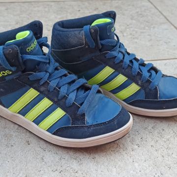 Otroški čevlji ADIDAS št. 34