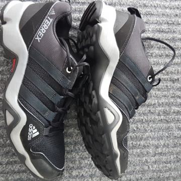 OTROŠKI POHODNI ČEVLJI ADIDAS TEEREX št. 36 2/3