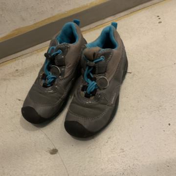 Otroški pohodni čevlji Geox - številka 31