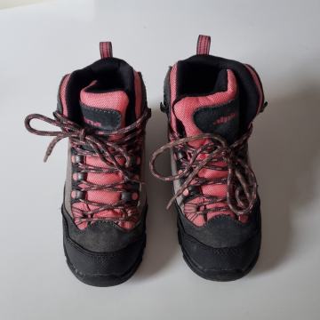 Pohodni čevlji Alpina, št. 29