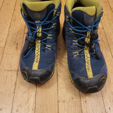 Pohodni čevlji La Sportiva 34