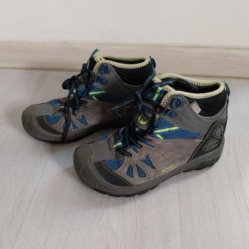 Pohodni čevlji Merrell št. 32