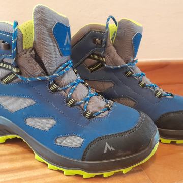 Pohodni čevlji vodoodporni polvisoki št. 38