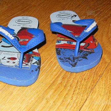 Prodam japonke Havaians Strela McQueen št. 27-28