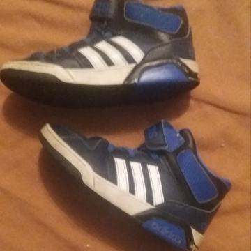 Prodam superge addidas 27