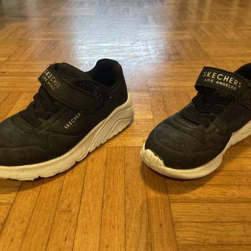 Skechers Uno Lite, št. 31