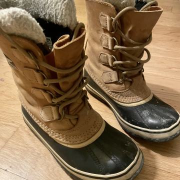Sorel velikost 37