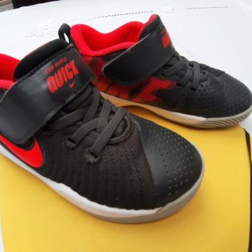 Športni čevlji Nike št. 29,5 za fanta