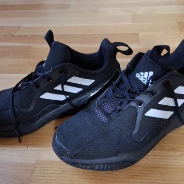 Športni copati Adidas št.40