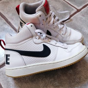 Športni copati NIKE, št. 37