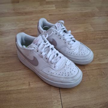 Športni copati Nike vel. 36,5