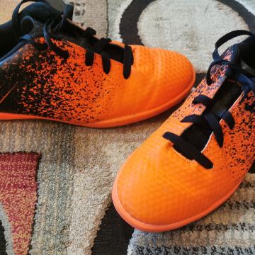 Superge št.38, nogomet;dvoranski