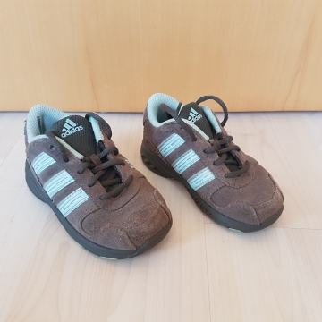 Superge Adidas, št. 21