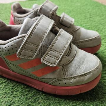 Superge Adidas št. 24