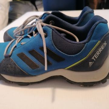 Superge Adidas št. 35