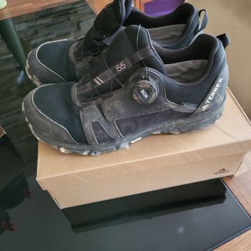 Superge Adidas st. 40