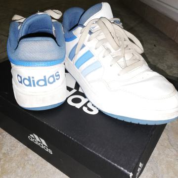 Superge Adidas št 41 1/3