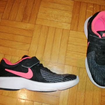 Superge dekliške Nike - 31,5