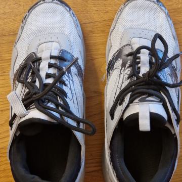 Superge s kolesi Heelys št. 38