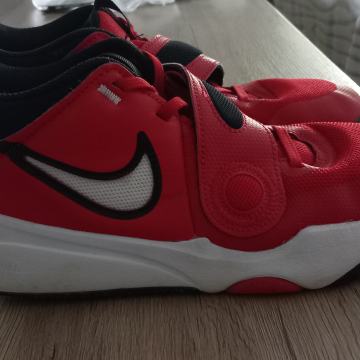Superge Nike